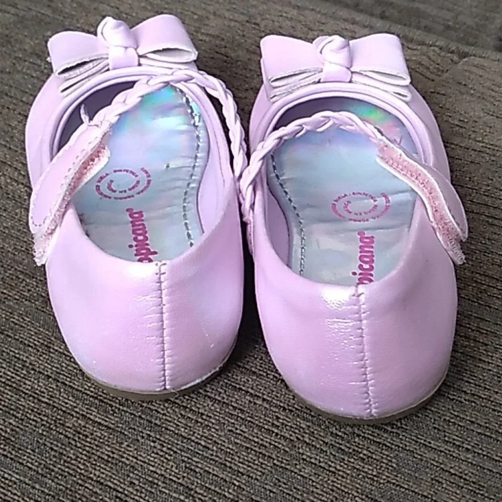Pink toddlers shoe
